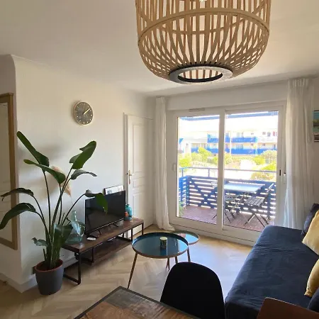 Cosy Avec Piscine, Acces Direct Apartment *